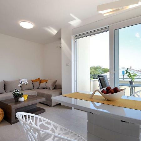 Apartmani Judita Pinezići Exterior foto