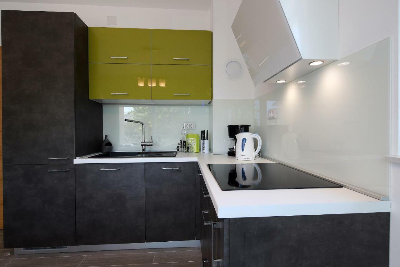 Apartmani Judita Pinezići Exterior foto