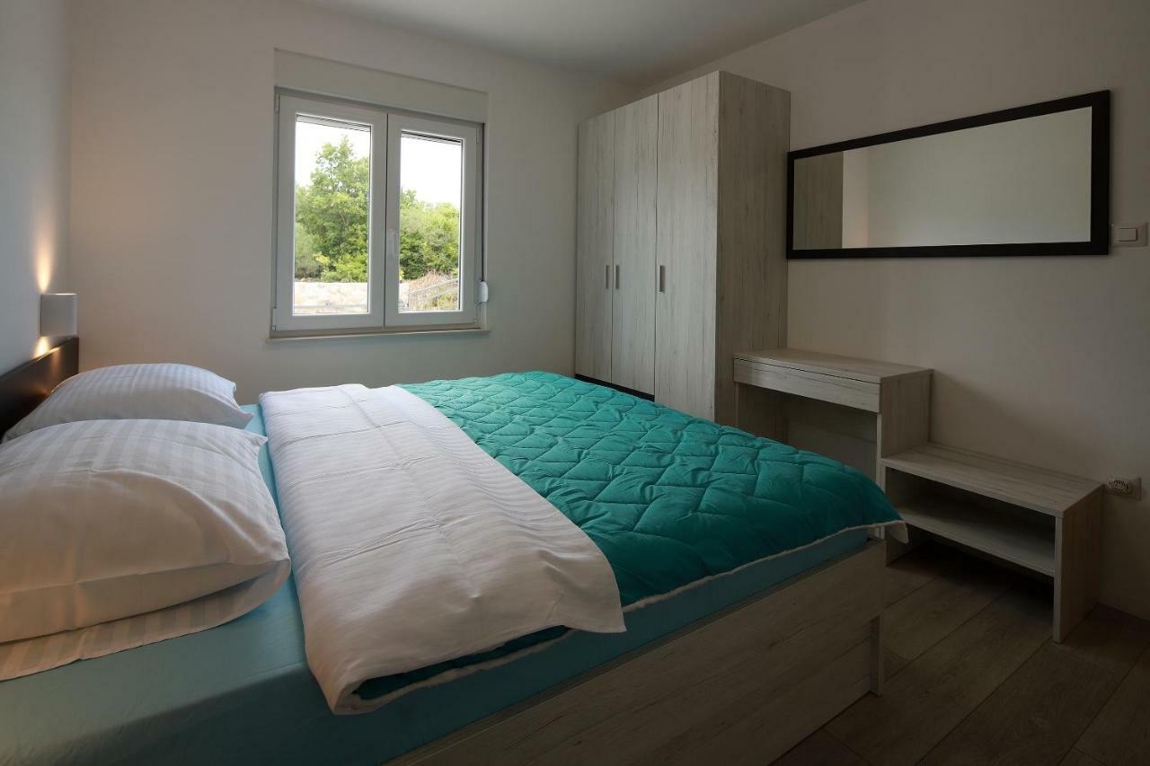 Apartmani Judita Pinezići Exterior foto