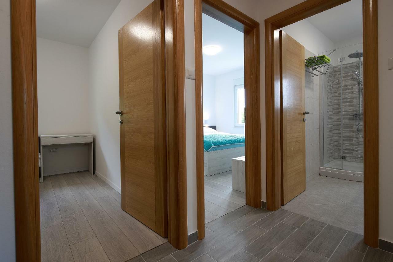 Apartmani Judita Pinezići Exterior foto